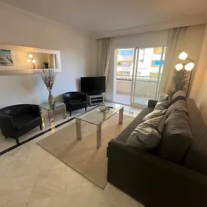 Heart Of Puerto Banus Newly Renavated Free Parking , Wifi ,pool,gym,padel Court Apartment